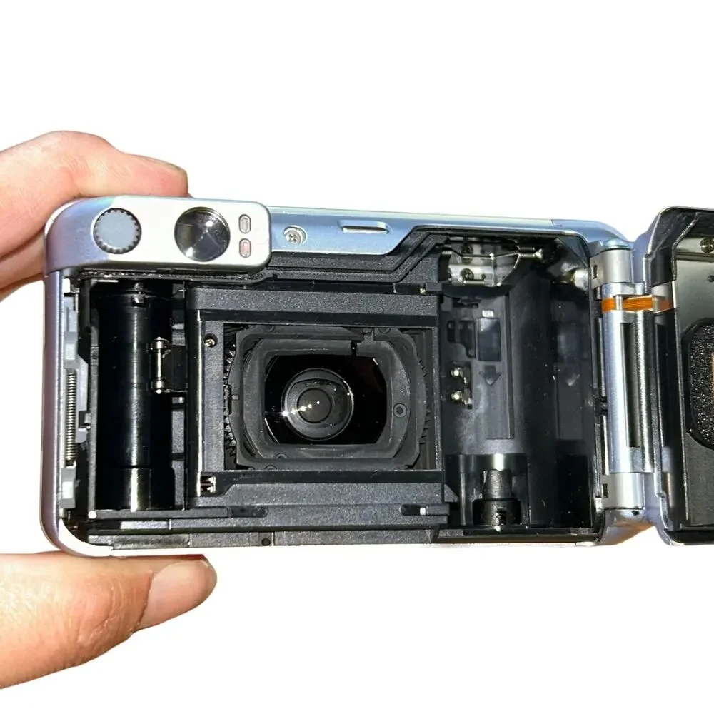 Canon Sure Shot 130u 35mm Film Point and Shoot Camera W/ Case